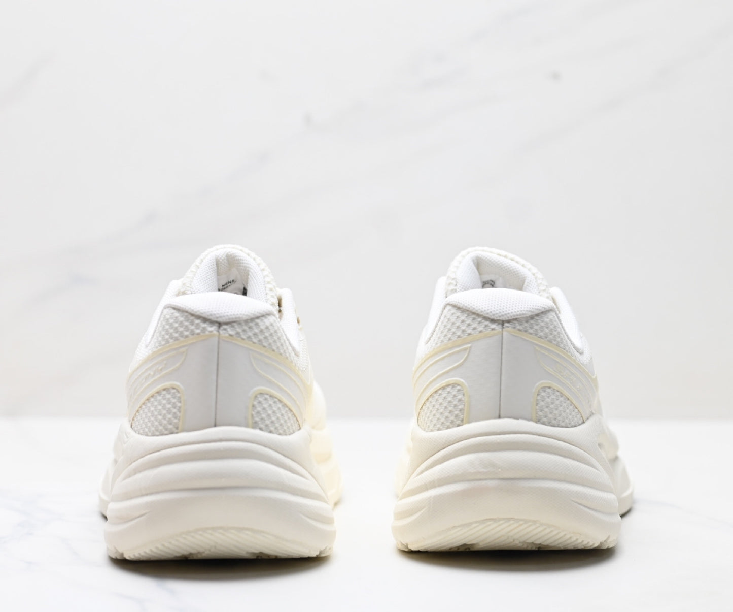 Saucony Guard AMR Lightweight Cushioned Sneaker