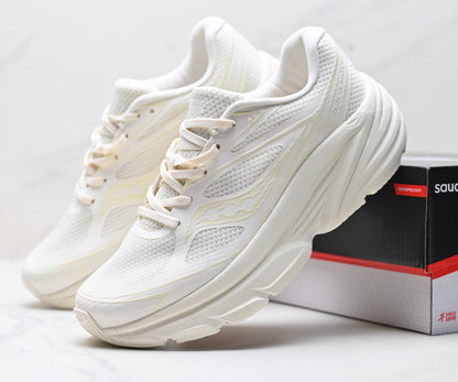 Saucony Guard AMR Lightweight Cushioned Sneaker