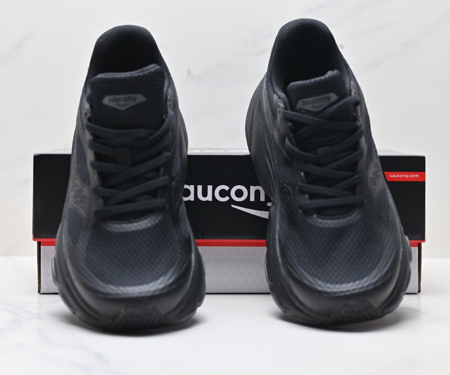 Saucony Guard AMR Black Lightweight Cushioned Sneaker