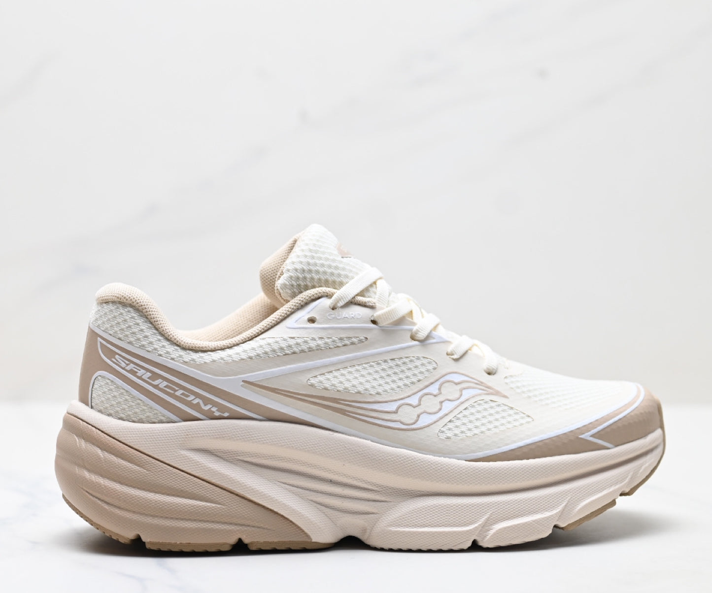 Saucony Guard AMR Lightweight Cushioned Sneaker