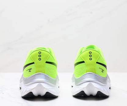 Saucony SPEED 4 Green Running Sneaker