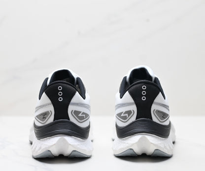 Saucony SPEED 4 White-Black Running Sneaker