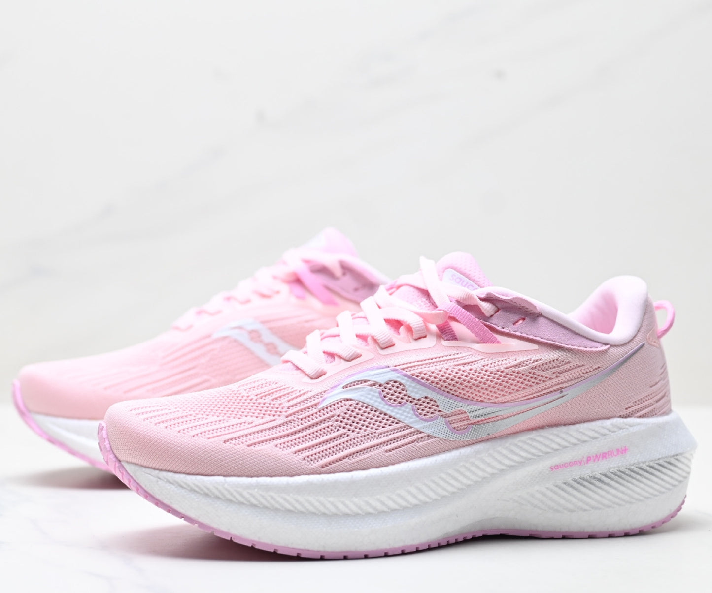 Saucony Triumph 21 Pink Women‘s Running Sneaker