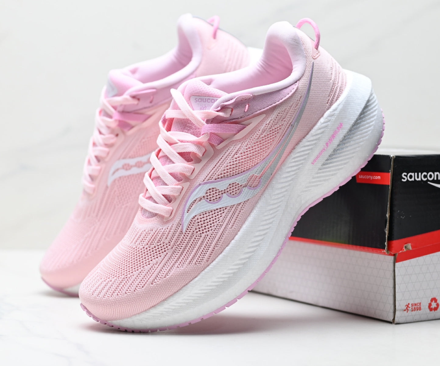 Saucony Triumph 21 Pink Women‘s Running Sneaker