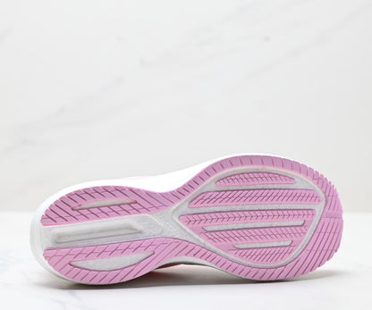 Saucony Triumph 21 Pink Women‘s Running Sneaker