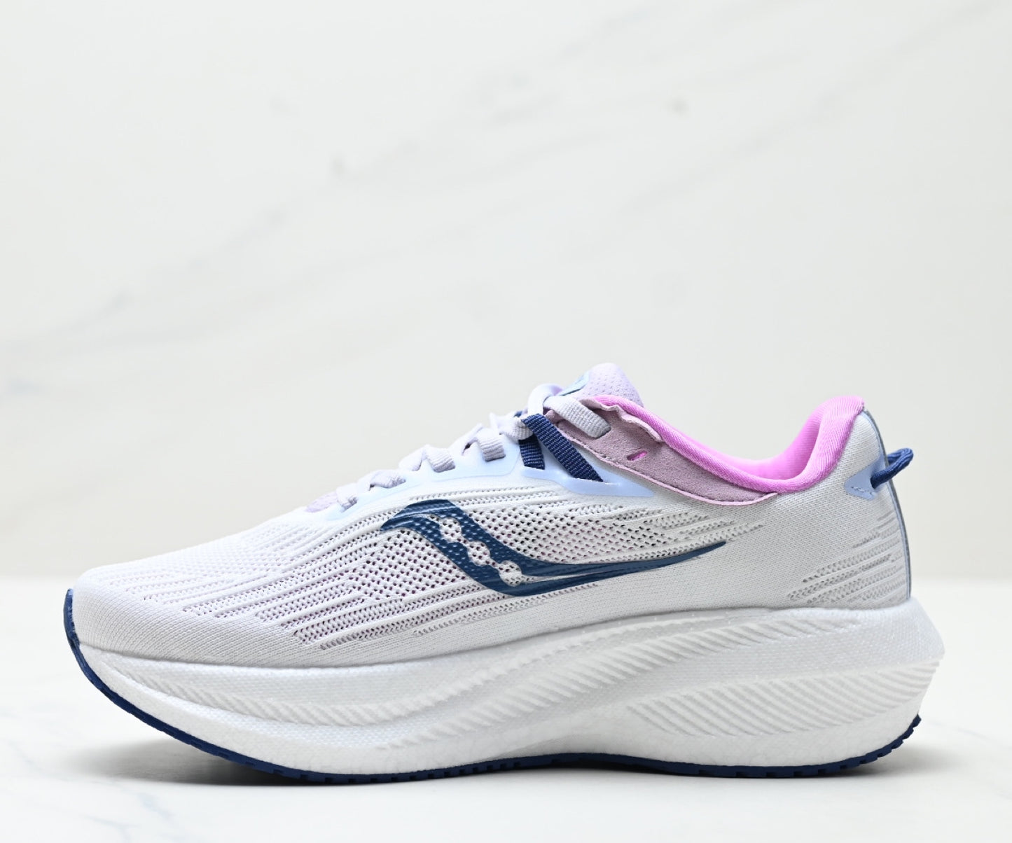 Saucony Triumph 21 White Women‘s Running Sneaker