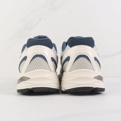ASICS Gel Flux Cn Sneaker