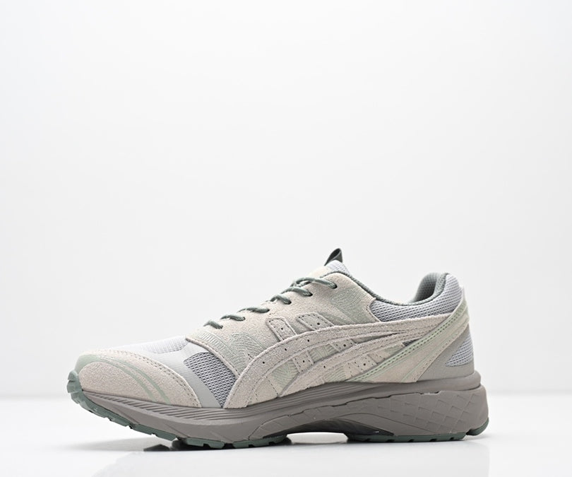 ASICS Gel-Terrain Sneaker