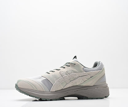 ASICS Gel-Terrain Sneaker