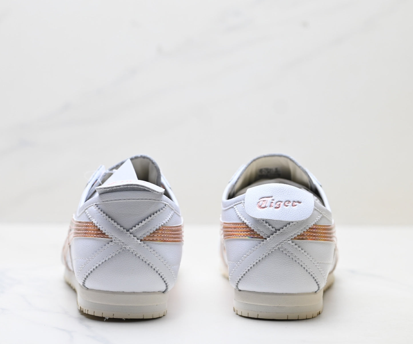 Onitsuka Tiger Mexico 66 Deluxe Sneaker