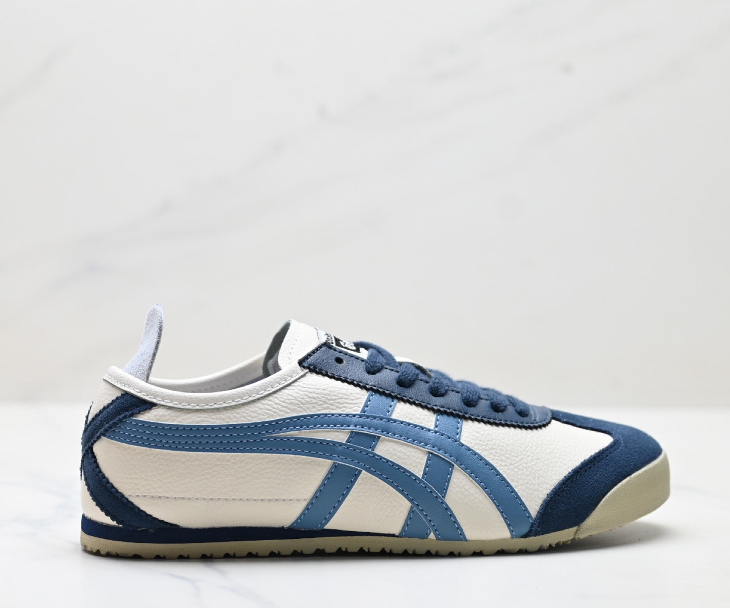 Onitsuka Tiger Mexico 66 Deluxe Sneaker