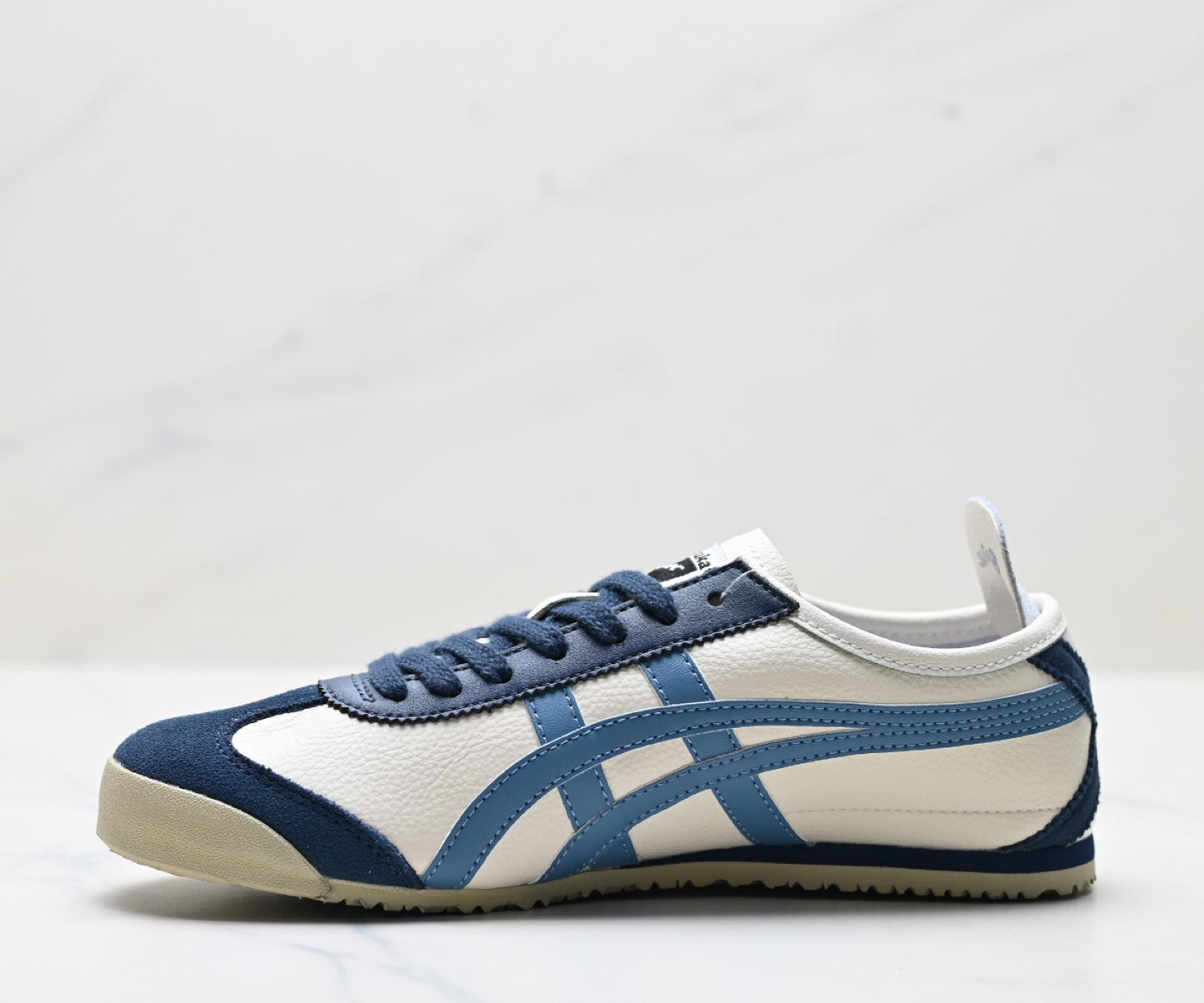 Onitsuka Tiger Mexico 66 Deluxe Sneaker