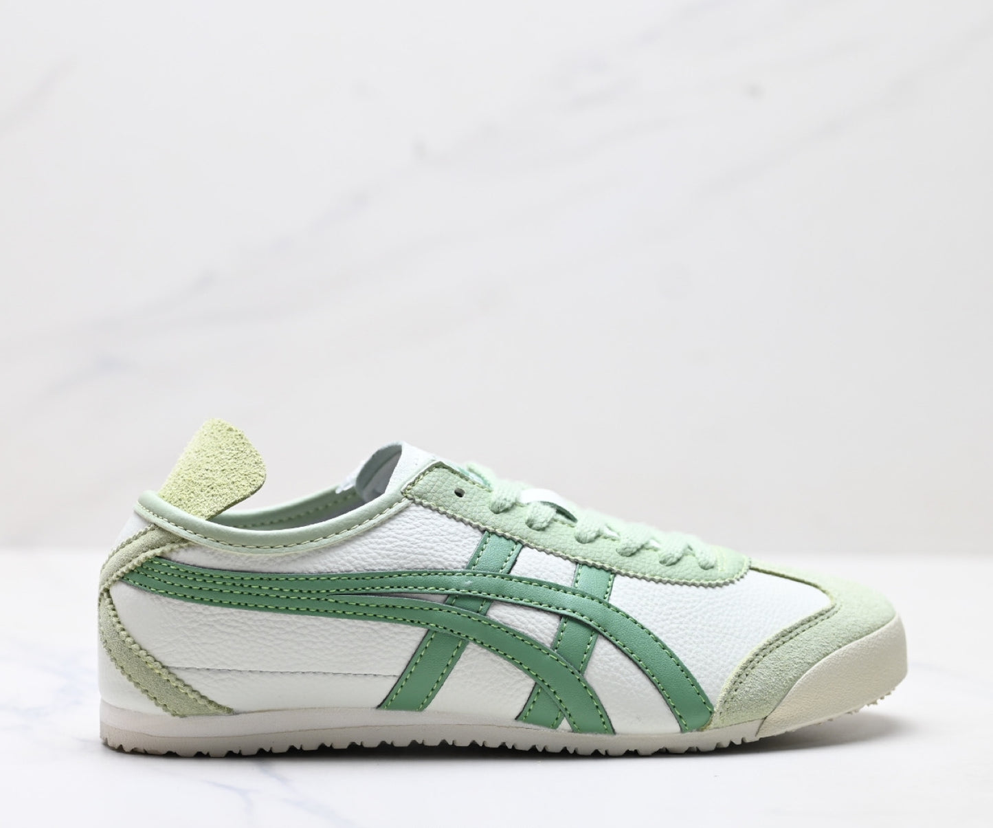 Onitsuka Tiger Mexico 66 Deluxe Sneaker