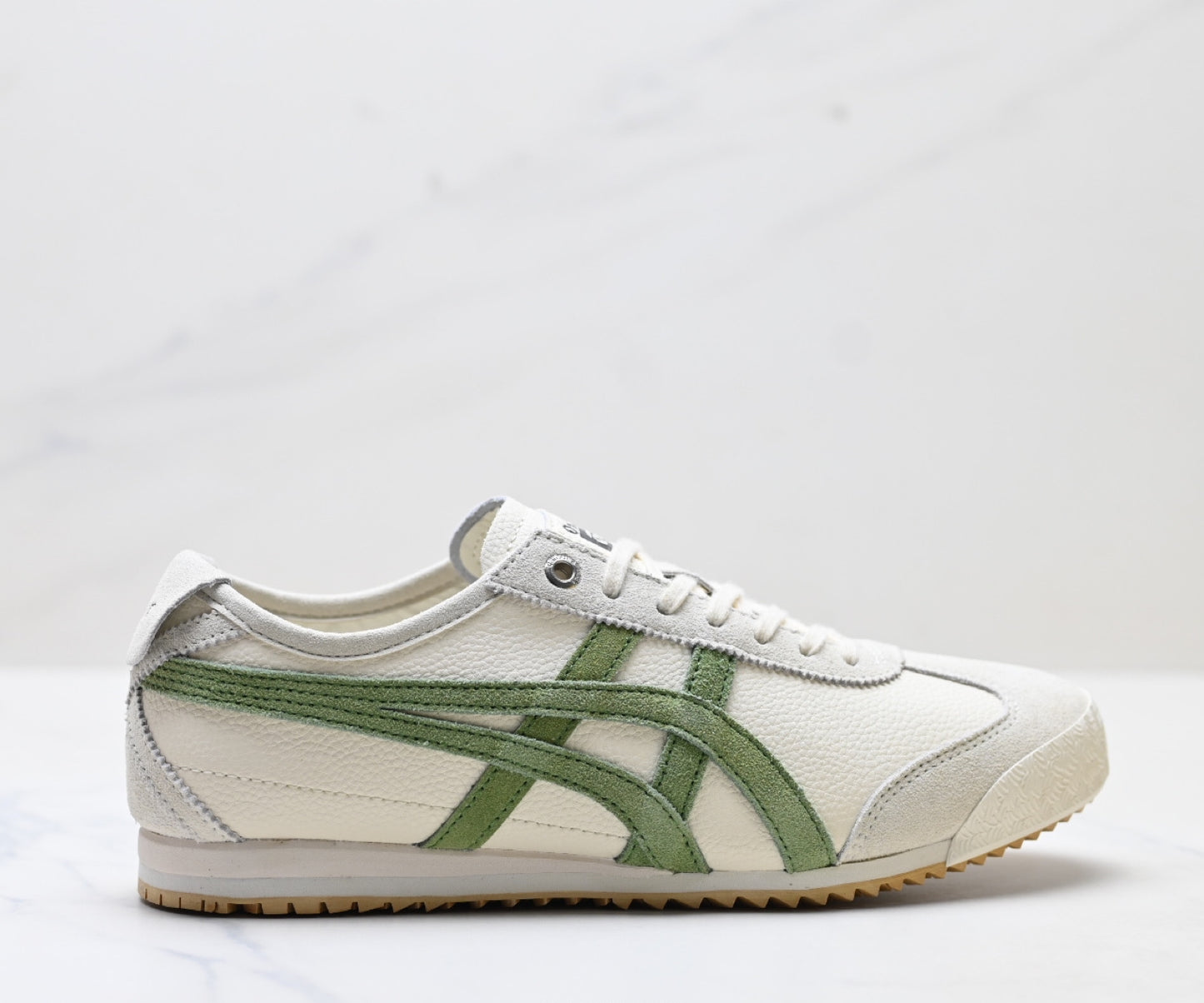 Onitsuka Tiger Mexico 66 Deluxe Sneaker