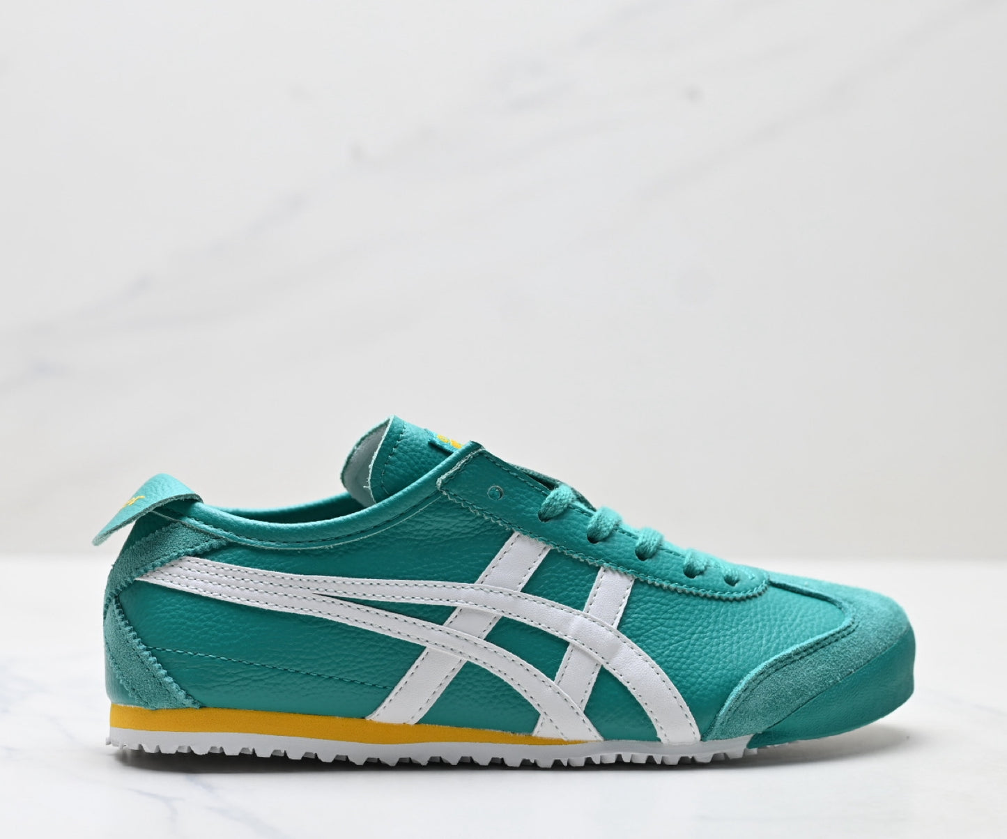 Onitsuka Tiger Mexico 66 Deluxe Sneaker