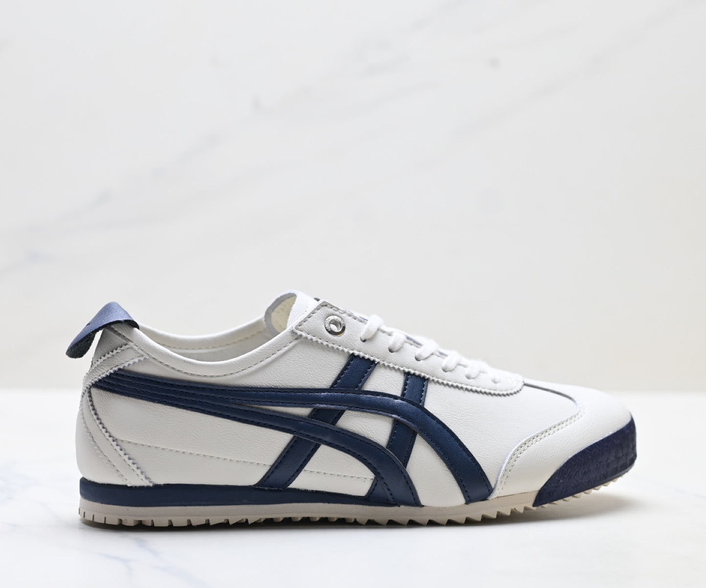 Onitsuka Tiger Mexico 66 Deluxe Sneaker