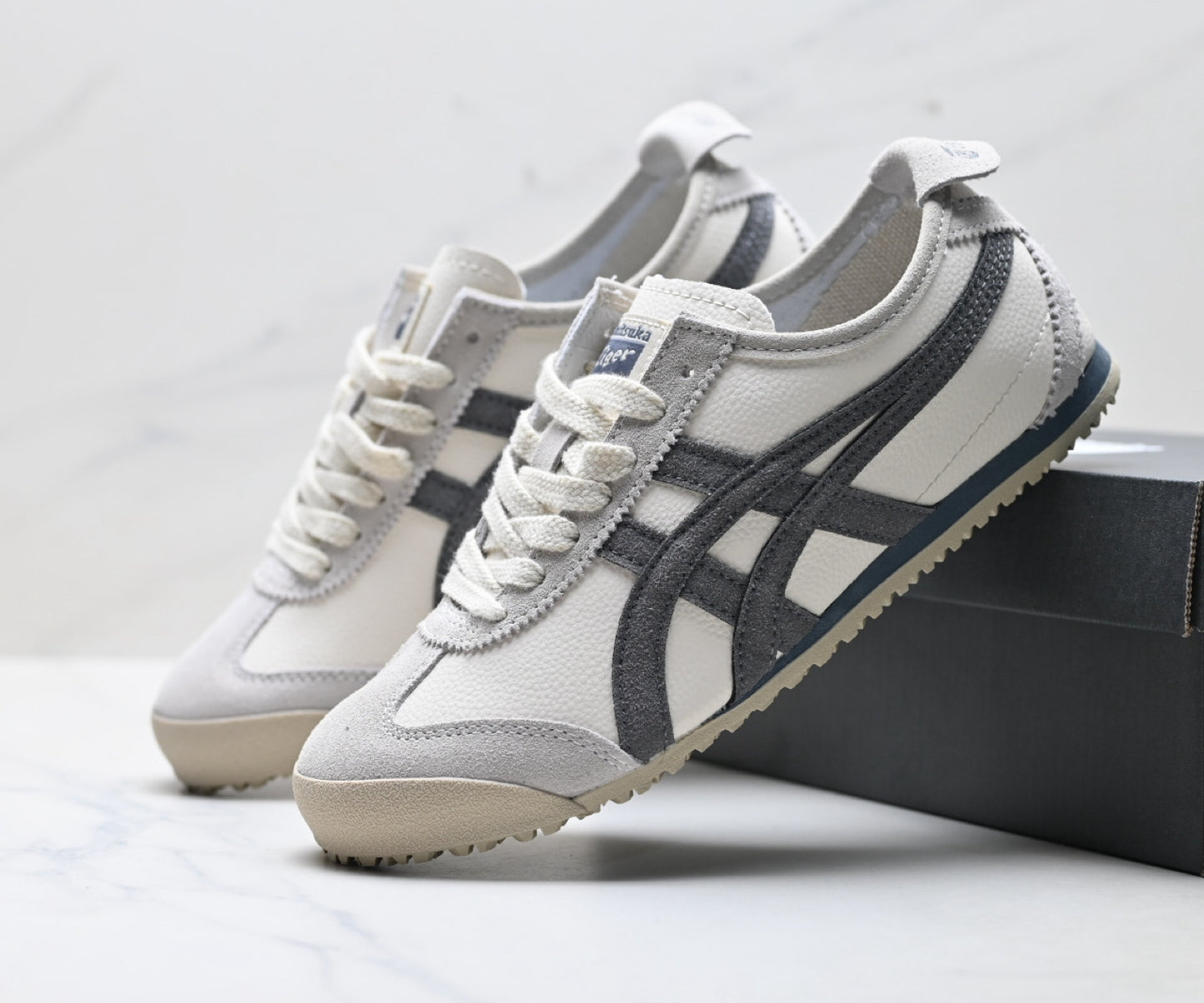Onitsuka Tiger Mexico 66 Sneaker