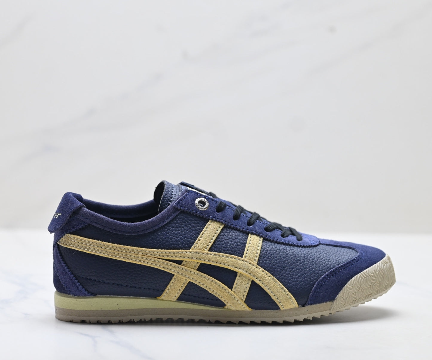 Onitsuka Tiger Mexico 66 Sneaker
