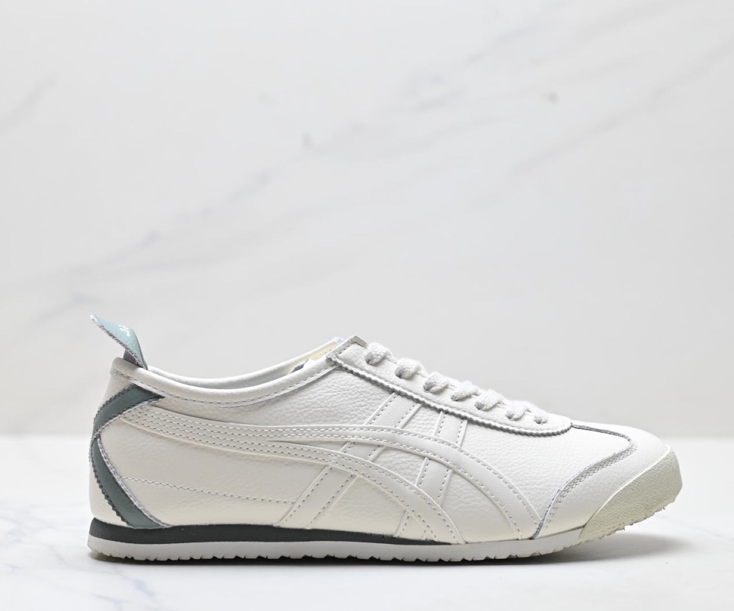 Onitsuka Tiger Mexico 66 Deluxe Sneaker