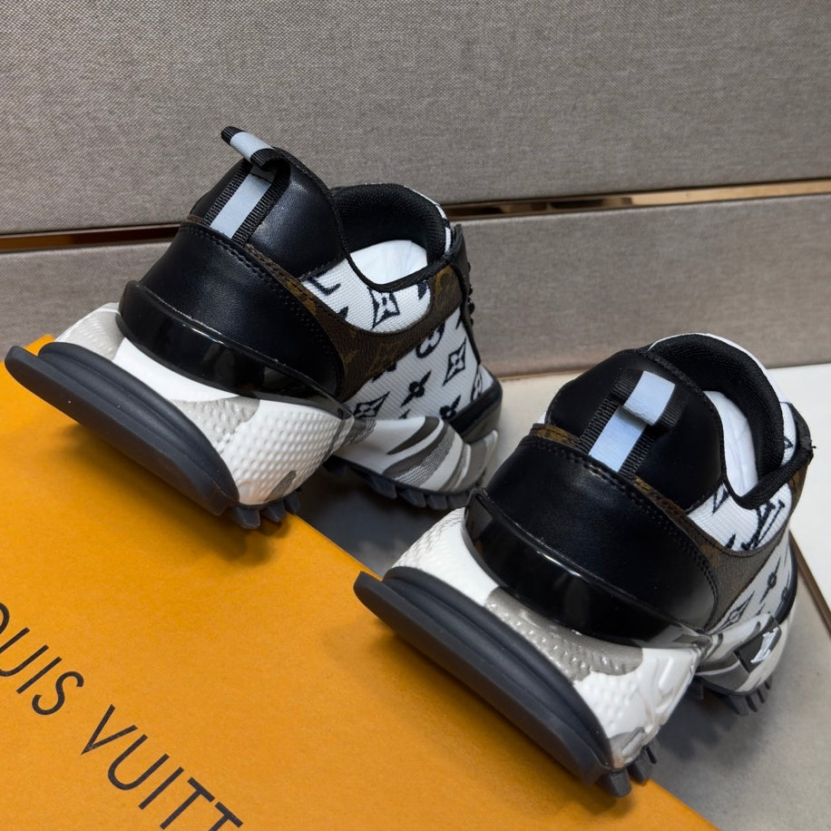 Men's casual sneakers