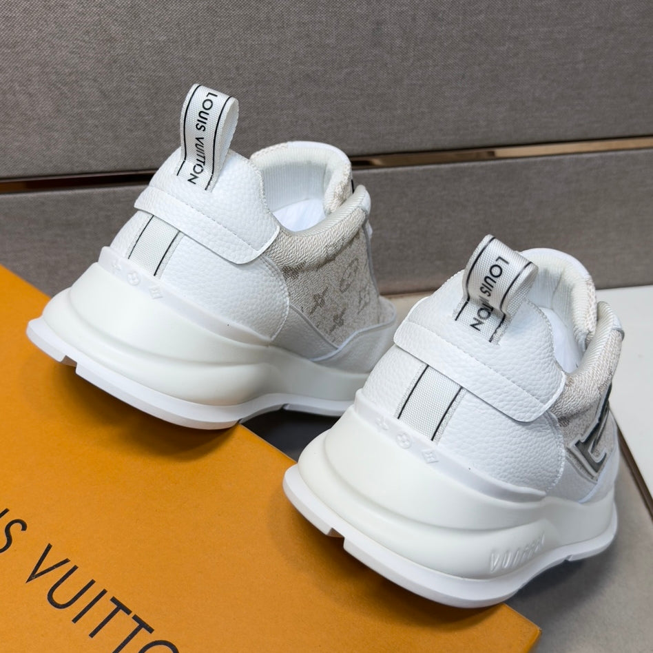 Men's casual sneakers