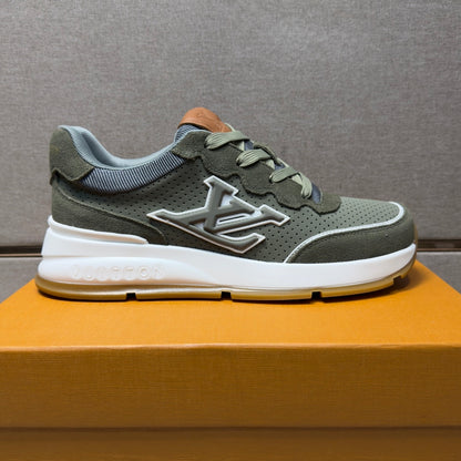 Men's casual sneakers