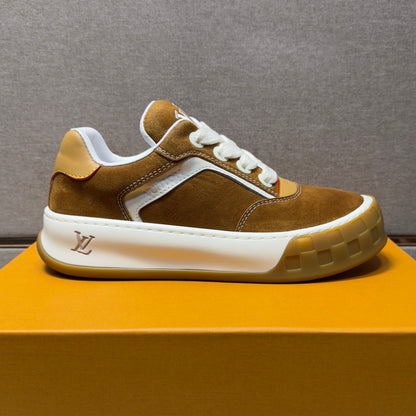 Men's casual sneakers