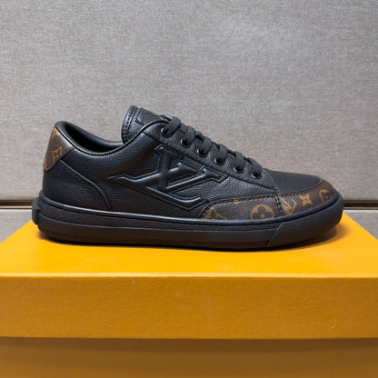 Men's casual sneakers