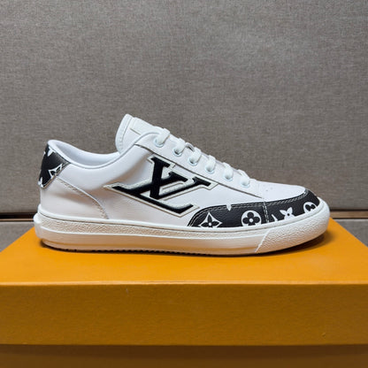 Men's casual sneakers