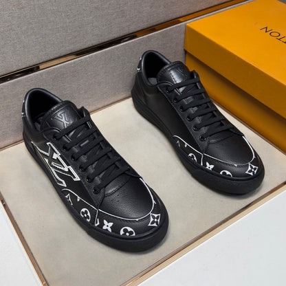 Men's casual sneakers