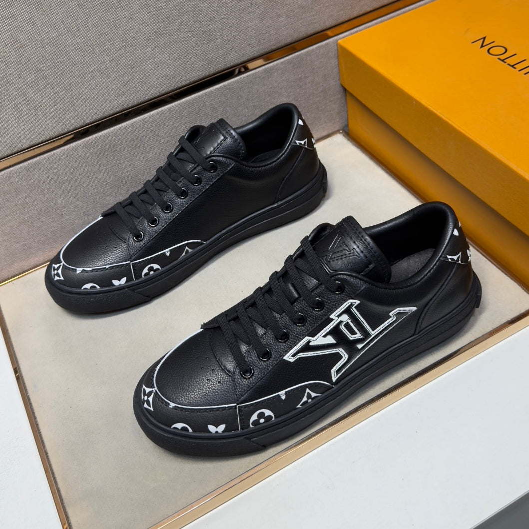 Men's casual sneakers