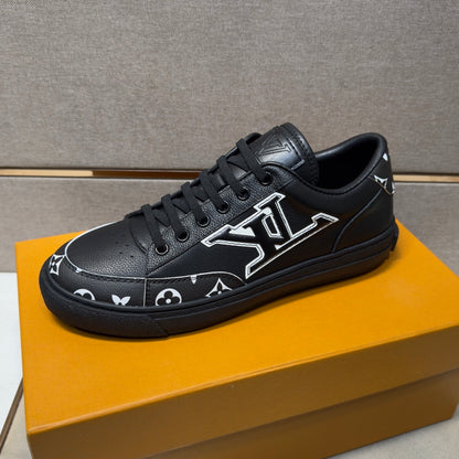 Men's casual sneakers