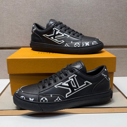 Men's casual sneakers