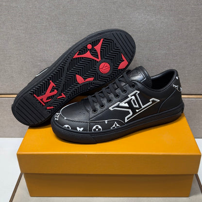 Men's casual sneakers