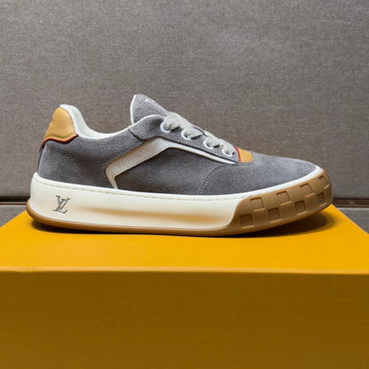 Men's casual sneakers