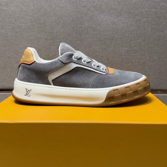 Men's casual sneakers