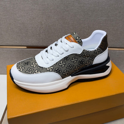 Men's casual sneakers