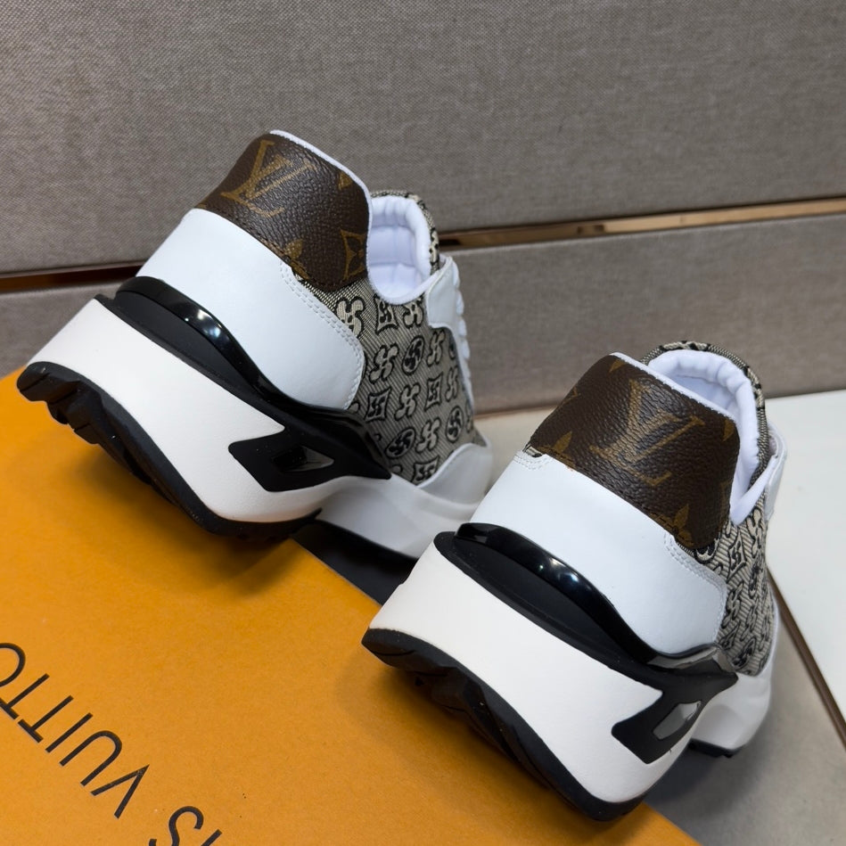 Men's casual sneakers