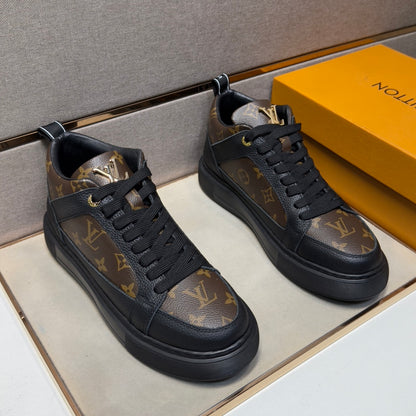Men's casual sneakers
