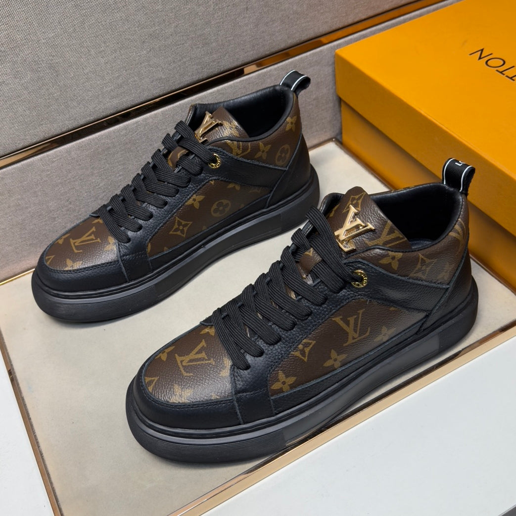 Men's casual sneakers