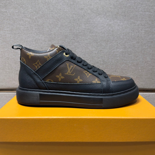 Men's casual sneakers
