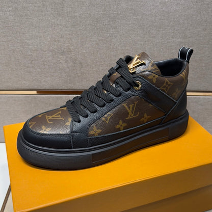 Men's casual sneakers