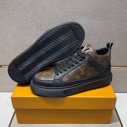 Men's casual sneakers