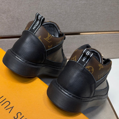 Men's casual sneakers