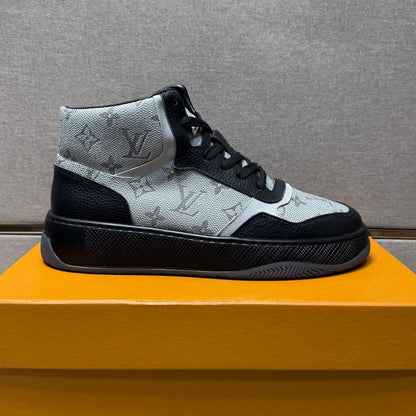 Men's casual sneakers