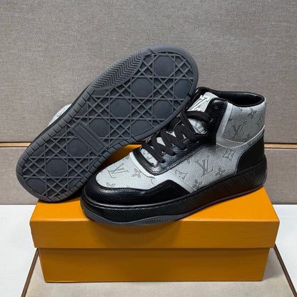 Men's casual sneakers