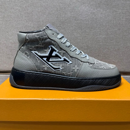 Men's casual sneakers