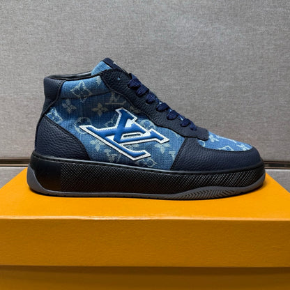 Men's casual sneakers