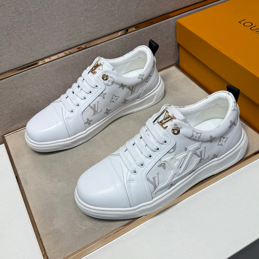 Men's casual sneakers