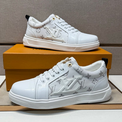 Men's casual sneakers